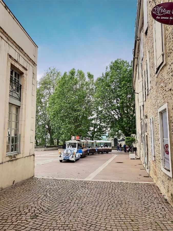 Quartier Historique Et Populaire Du Chateau De Pau Exterior photo